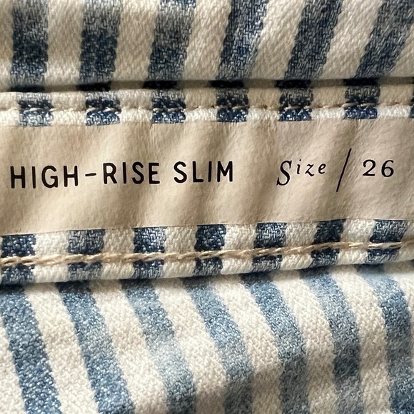 Pilcro Ultra High-Rise Slim  Patch Pocket Stripped Denim Shorts Size 26 - Picture 9 of 12